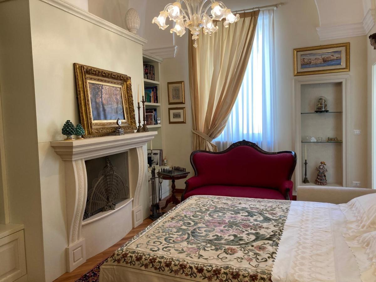 B&B Ai Due Santi Лечче Экстерьер фото